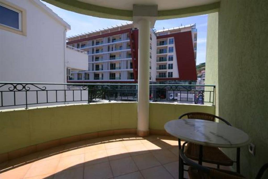Apartments Pier Budva Exteriör bild